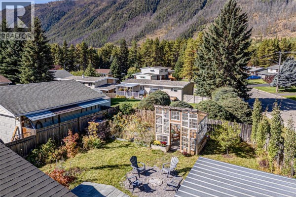 Foyer - 231 Blue Spruce Crescent, Sparwood, BC V0B2G0 Photo 3