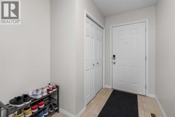 Family room - 231 Copperfield Lane Se, Calgary, AB T2Z4T3 Photo 4
