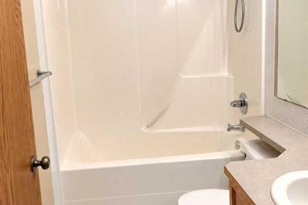 Primary Bedroom - 231 Kendrew Drive, Red Deer, AB T4P3Z1 Photo 5