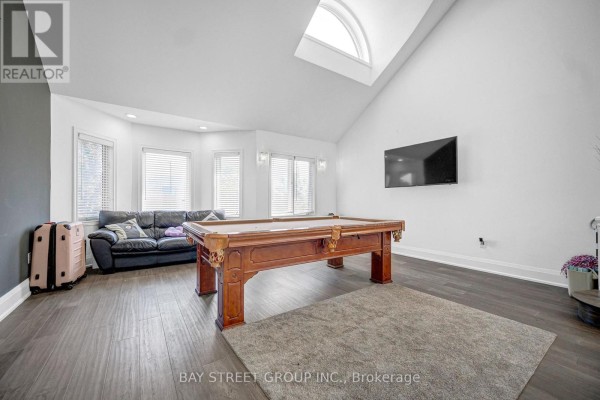 Kitchen - 231 Shaftsbury Avenue N, Richmond Hill, ON L4C0E8 Photo 4