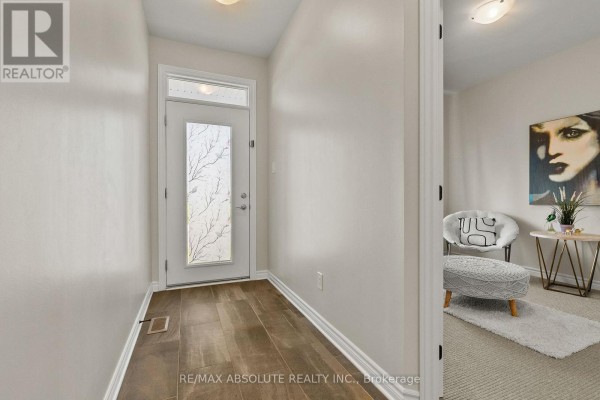 Living room - 231 Shinny Avenue, Ottawa, ON K2B0V9 Photo 3