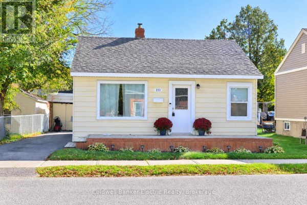 Kitchen - 231 Woodbine Avenue, Peterborough, ON K9H1N8 Photo 2