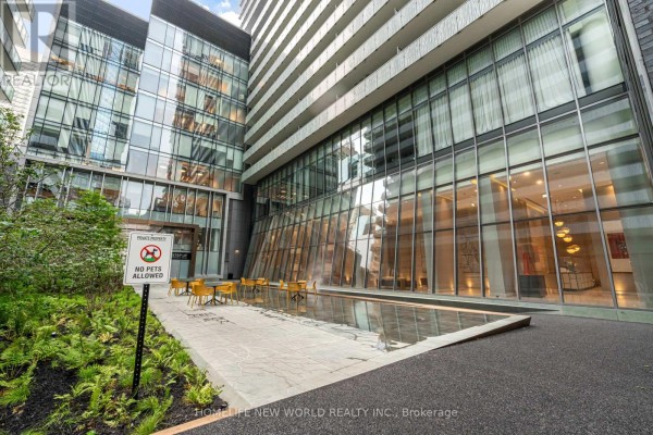 2311 - 50 Charles Street E, Toronto, ON M4Y0C3 Photo 4