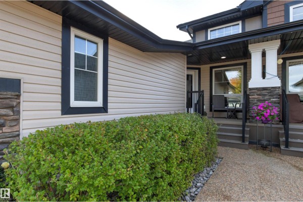 Kitchen - 2311 Ashcraft Ca Sw, Edmonton, AB T6W2J1 Photo 3