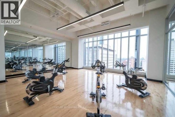 2312 - 488 University Avenue, Toronto, ON M5G0C1 Photo 2