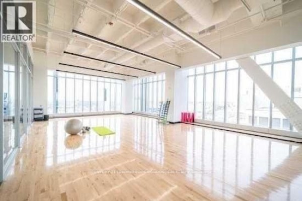 2312 - 488 University Avenue, Toronto, ON M5G0C1 Photo 5