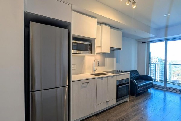 Kitchen - 2313 - 195 Redpath Avenue Nw, Toronto, ON M4P0E4 Photo 3