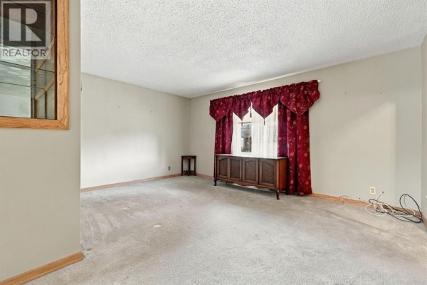 Primary Bedroom - 2315 22 Avenue Sw, Calgary, AB T2T0T1 Photo 4