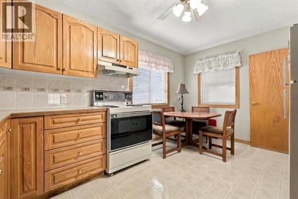 Bedroom - 2315 22 Avenue Sw, Calgary, AB T2T0T1 Photo 5