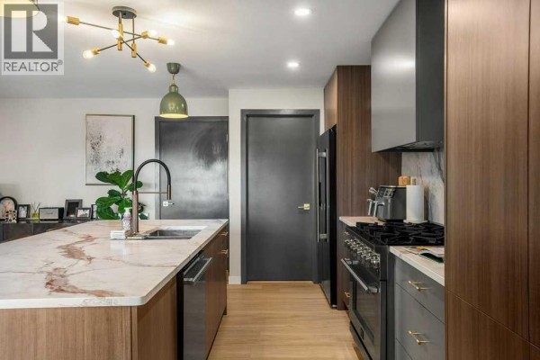 3pc Bathroom - 2316 State Road Sw, Calgary, AB T3C3M6 Photo 5
