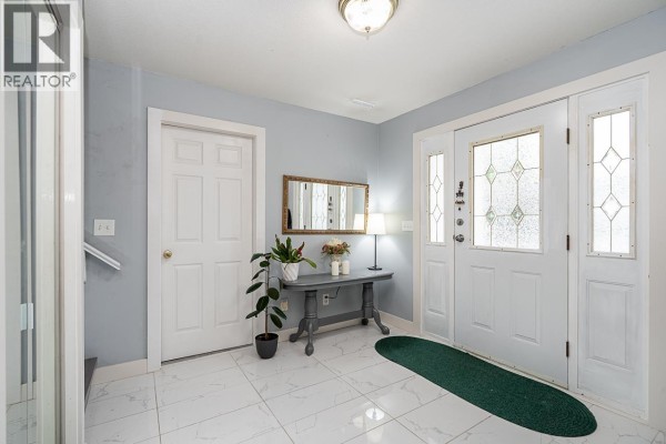 23161 123a Avenue, Maple Ridge, BC V2X1X8 Photo 3