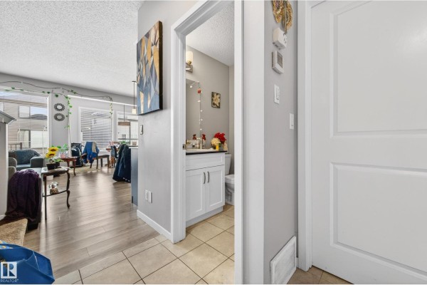Family room - 2317 158a St Sw, Edmonton, AB T6W4L1 Photo 4