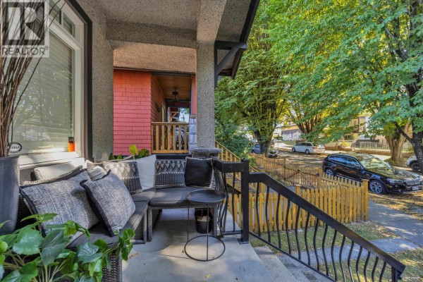 2317 Graveley Street, Vancouver, BC V5L3C3 Photo 2