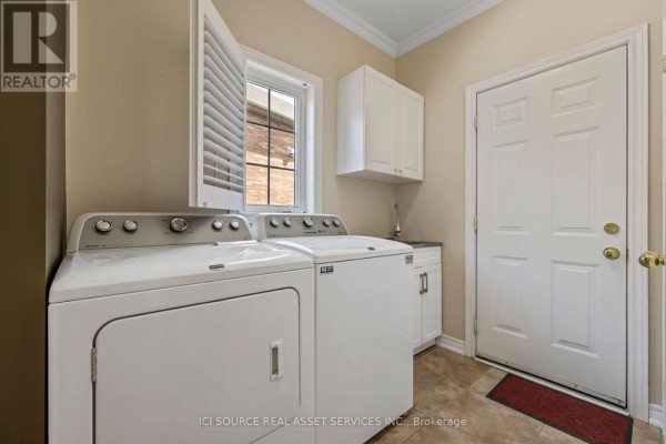 Kitchen - 2317 Parkglen Avenue, Oakville, ON L6M4R3 Photo 4
