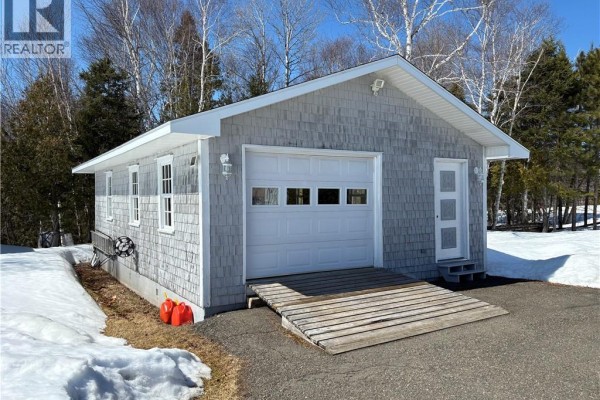 Family room - 23173 Route 134, Nash Creek, NB E8G1B7 Photo 4