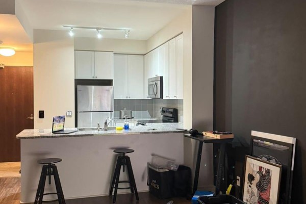 2318 - 339 Rathburn Road W, Mississauga, ON L5B0K6 Photo 3
