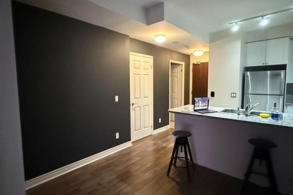 2318 - 339 Rathburn Road W, Mississauga, ON L5B0K6 Photo 4