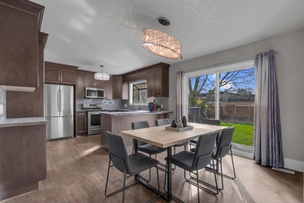 2319 Hemlock Street, Abbotsford, BC V2T3A1 Photo 5