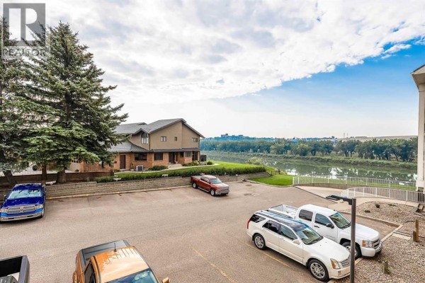232, 29 River Ridge Drive Nw, Medicine Hat, AB, photo 2