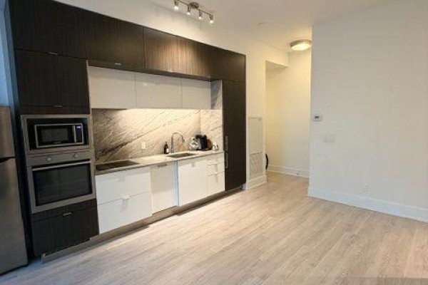 Kitchen - 232 - 55 Merchants' Wharf, Toronto, ON M5A0P2 Photo 3