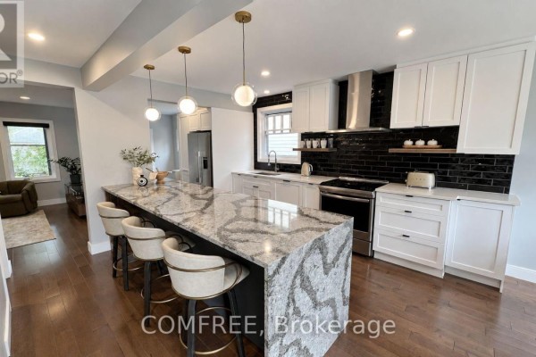 Kitchen - 232 Goulburn Avenue, Ottawa, ON K1N8E4 Photo 4