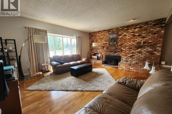 Dining room - 232 King Drive, Prince George, BC V2M4V4 Photo 4