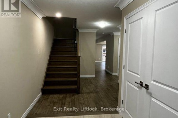 Dining room - 232 O'neil Street, Peterborough, ON K9K0H1 Photo 2