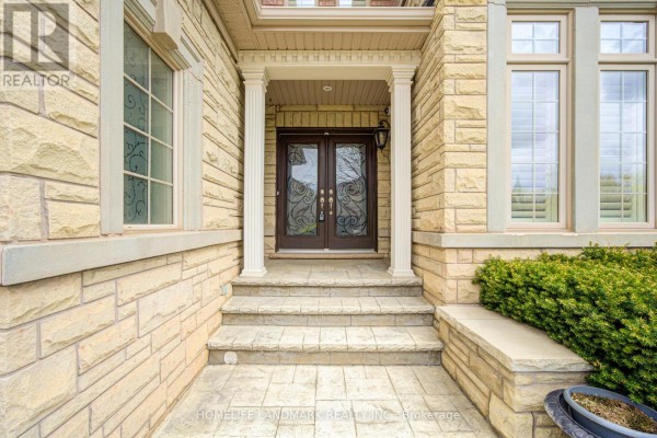 2323 Awenda Drive, Oakville, ON, photo 2