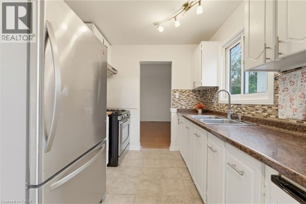 3pc Bathroom - 2324 Middlesmoor Crescent, Burlington, ON L7P3X7 Photo 5