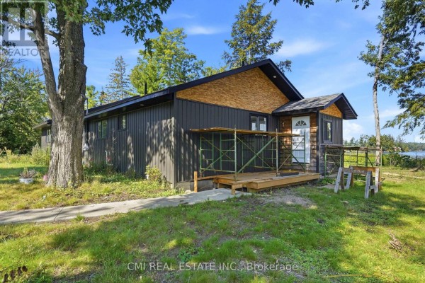 Bedroom 2 - 2324 Salmon Bay Road, Douro Dummer, ON K0L2H0 Photo 3