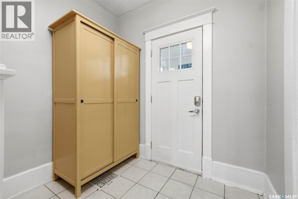 Kitchen - 2325 Cameron Street, Regina, SK S4T2W2 Photo 5