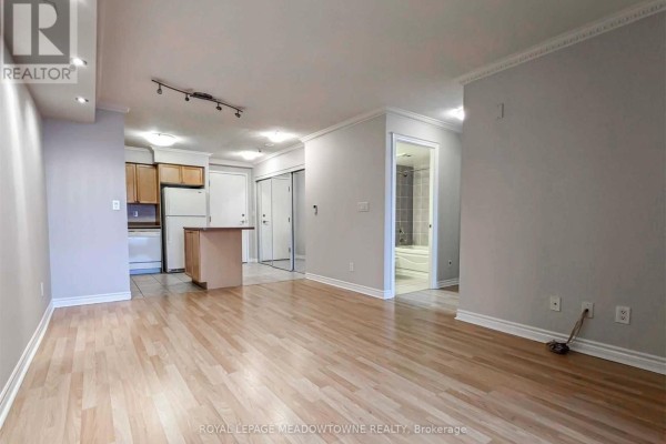 Primary Bedroom - 2326 - 3888 Duke Of York Boulevard, Mississauga, ON L5B4P5 Photo 4