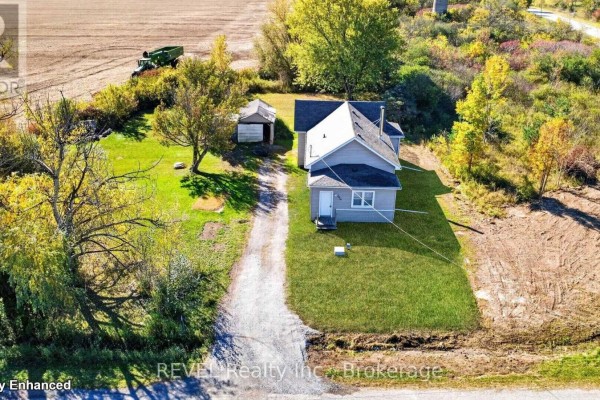 Kitchen - 2329 Gilmore Road, Fort Erie, ON L0S1N0 Photo 3