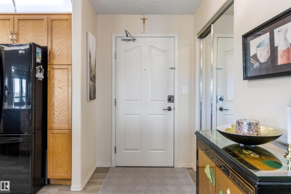 Kitchen - #233 279 Suder Greens Dr Nw, Edmonton, AB T5T6X6 Photo 3