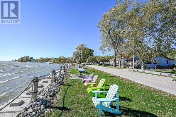 Bedroom - 233 Blue Water Parkway, Haldimand, ON N0A1P0 Photo 3