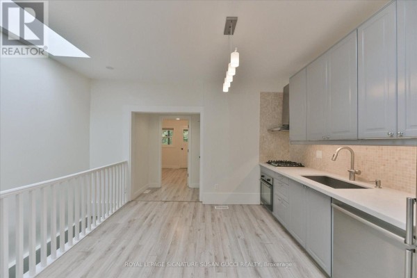 Bedroom - 233 Cedarvale Avenue, Toronto, ON M4C4K3 Photo 5