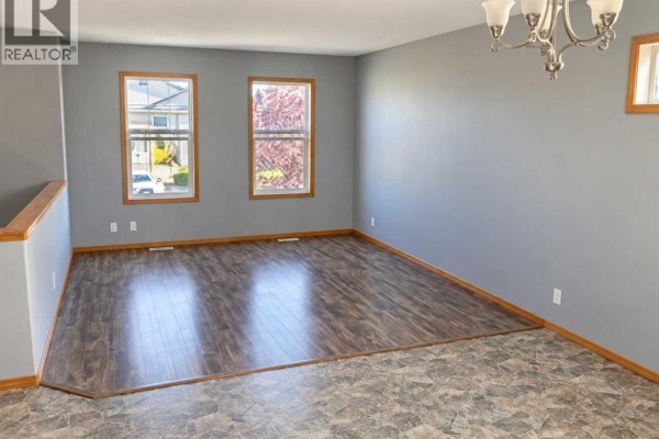 2pc Bathroom - 233 Kendrew Drive, Red Deer, AB T4P3Z1 Photo 4