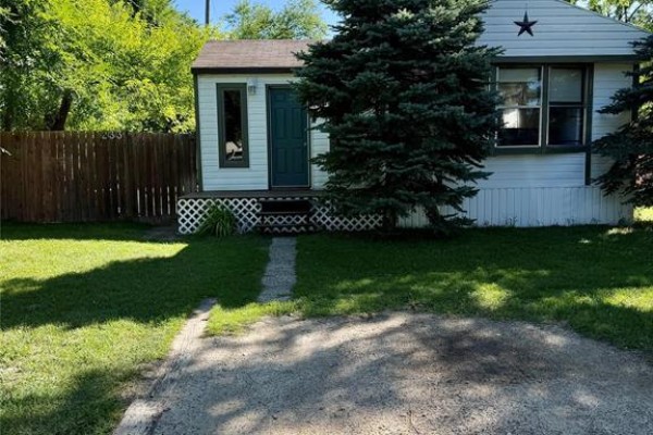 233 Meadows Crescent, Brandon, MB R7A5Y5 Photo 2