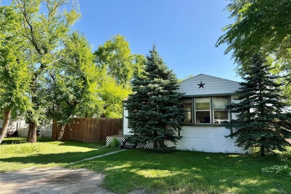 233 Meadows Crescent, Brandon, MB R7A5Y5 Photo 4
