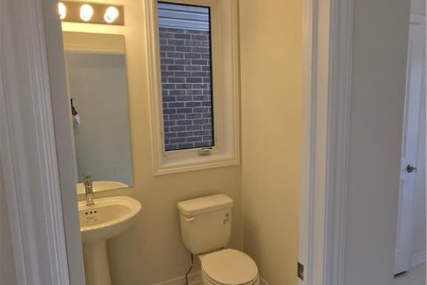 4pc Bathroom - 233 Postill Street, Paris, ON N3L0R6 Photo 5