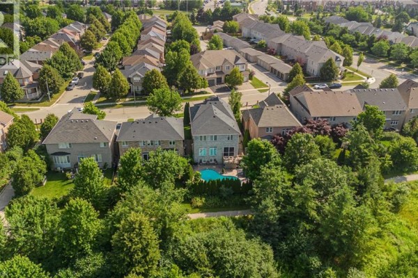 2330 Valleyridge Drive, Oakville, ON, photo 2