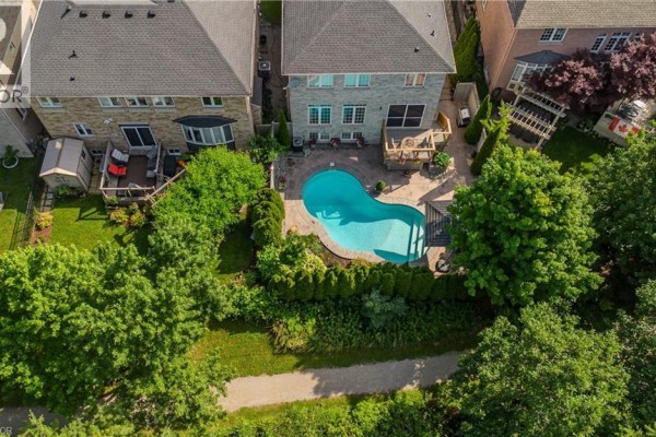 2330 Valleyridge Drive, Oakville, ON, photo 3