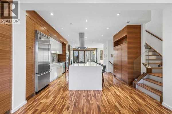 Foyer - 2333 3 Avenue Nw, Calgary, AB T2N0K9 Photo 5