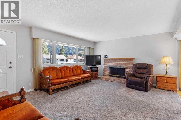 Bedroom 2 - 2335 Royal Crescent, Prince George, BC V2L1H4 Photo 5