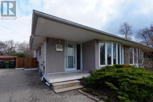2337 Padstow Crescent, Mississauga, ON, photo 2