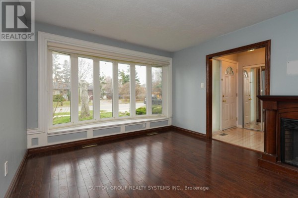 Primary Bedroom - 2337 Padstow Crescent, Mississauga, ON L5J2G2 Photo 4