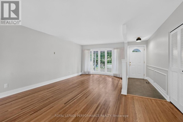 2337 Samuel Drive, Ottawa, ON K1G3C3 Photo 4