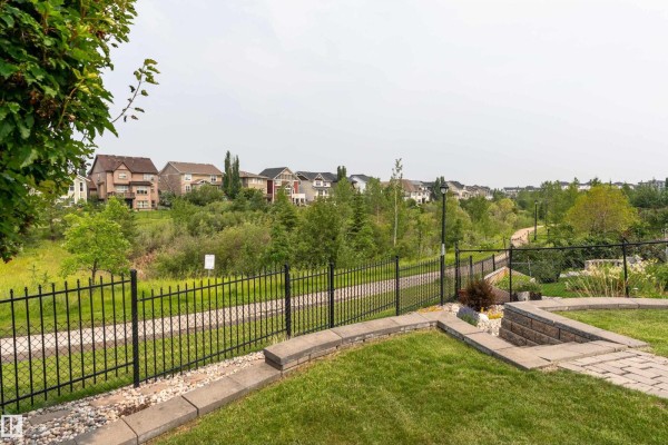 Family room - 2338 Frezenberg Av Nw, Edmonton, AB T5E5R9 Photo 4