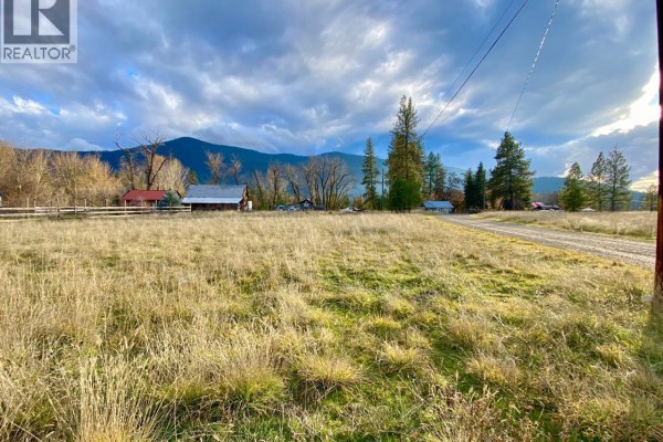 2338 Kettle River Drive, Grand Forks, BC V0H1H0 Photo 4