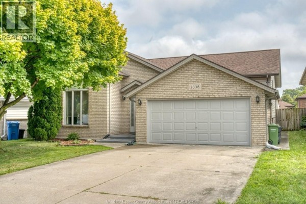 4pc Bathroom - 2338 Northway Avenue, Windsor, ON N9E4N6 Photo 2